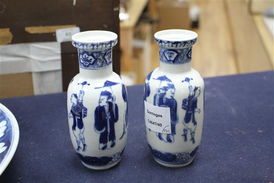 A pair of 19th century Chinese blue and white small vases, height 15cm